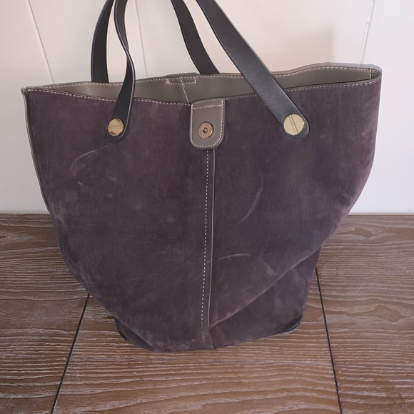 Reversible bucket bag. - Picture 2 of 3